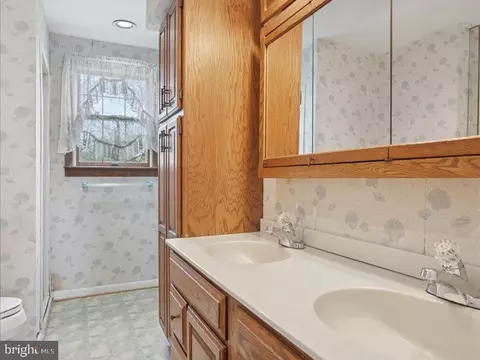 953 Mueller Rd, Warminster, PA 18974 photo 23