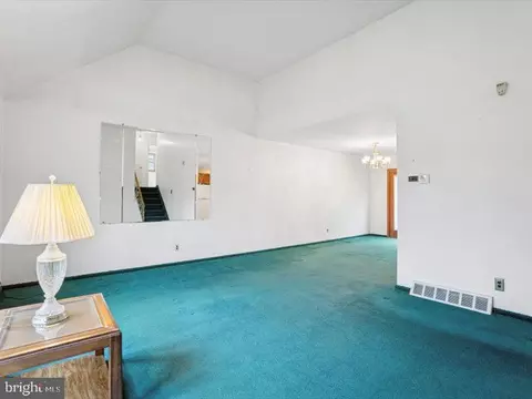953 Mueller Rd, Warminster, PA 18974 photo 4