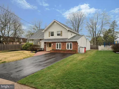 953 Mueller Rd, Warminster, PA 18974 photo 2