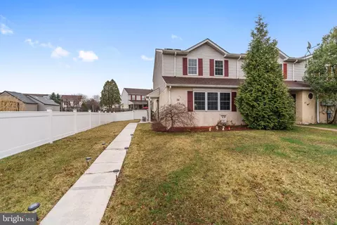 24 Mimosa Ct, Quakertown, PA 18951