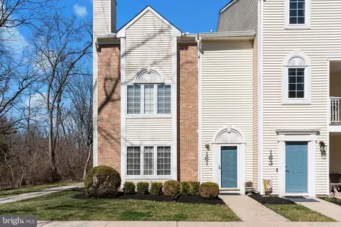 161 Naomi Ct, Levittown, PA 19057