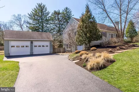 87 Sunset Dr, New Hope, PA 18938
