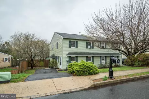 213 Parkridge Dr, Perkasie, PA 18944