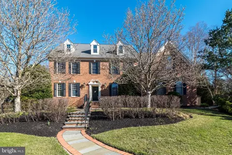 158 Peach Blossom Ln, Warminster, PA 18974