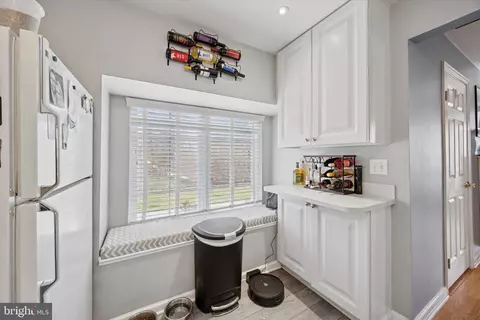 Kitchen - 178 Devon Way, Levittown, PA 19057 photo 3 of 3