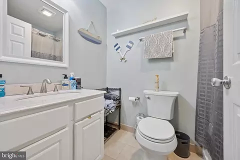 Bath - 178 Devon Way, Levittown, PA 19057 photo 2 of 2