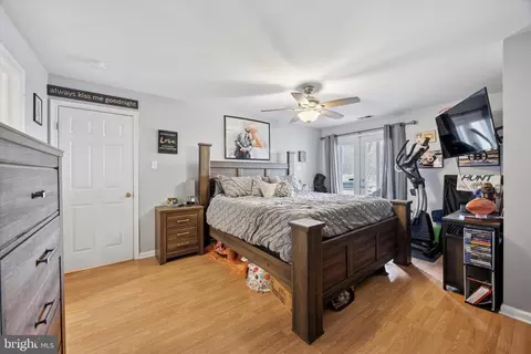 Bedroom - 178 Devon Way, Levittown, PA 19057 photo 3 of 4