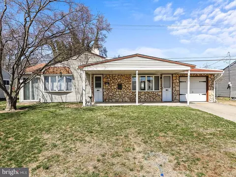 337 Stonybrook Dr, Levittown, PA 19055