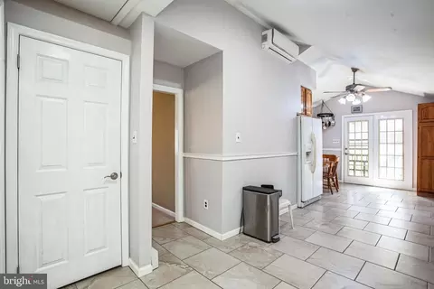 Entry Way - 2775 Valley Rd, Jamison, PA 18929 photo 3 of 7