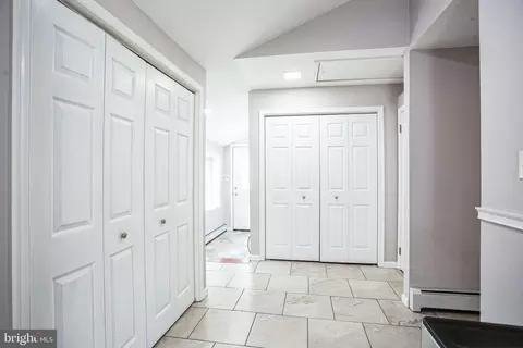 Entry Way - 2775 Valley Rd, Jamison, PA 18929 photo 2 of 7