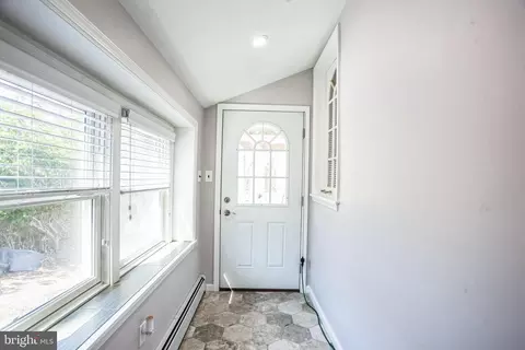 Entry Way - 2775 Valley Rd, Jamison, PA 18929 photo 1 of 7