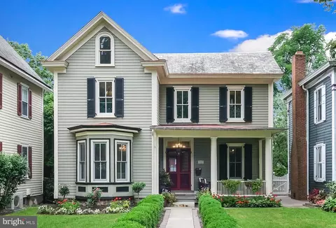 275 W Court St, Doylestown, PA 18901
