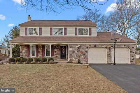 60 Henley Dr, Feasterville Trevose, PA 19053