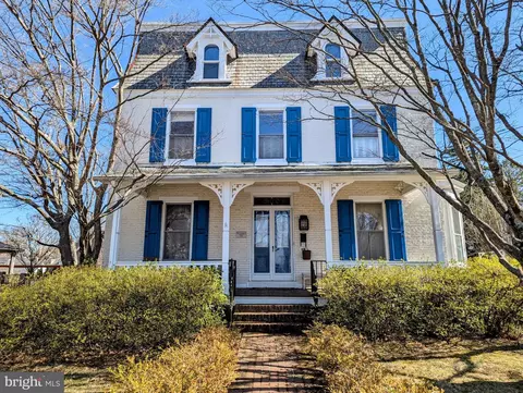 218 E Court St, Doylestown, PA 18901