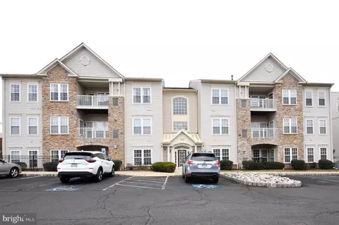 200 Claret Ct #304, Warrington, PA 18976