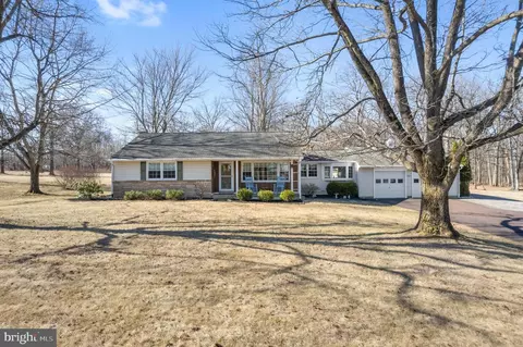 720 Diamond St, Sellersville, PA 18960