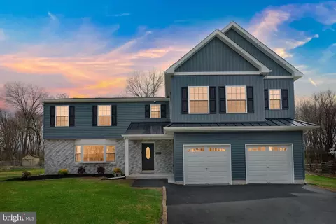 605 Buckstone Dr, Southampton, PA 18966
