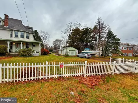 1032 Sunset Ln, Bensalem, PA 19020