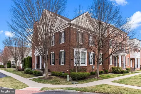 202 Palmer Aly #62, Newtown, PA 18940