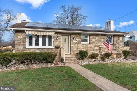 124 Harrison Ave, Morrisville, PA 19067