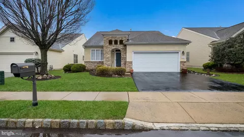 913 Harrison Ln, Warwick, PA 18974