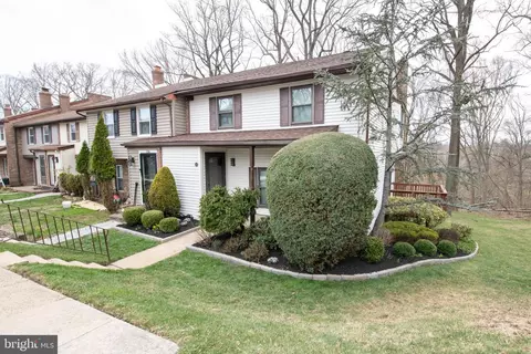 118 Woodbridge Ct S #S, Langhorne, PA 19053