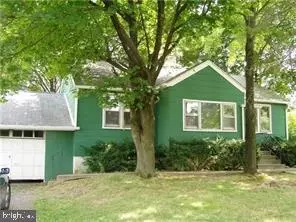 31 Poplar Ave, Warrington, PA 18976