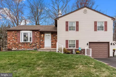 3654 Valley Meadow Dr, Bensalem, PA 19020