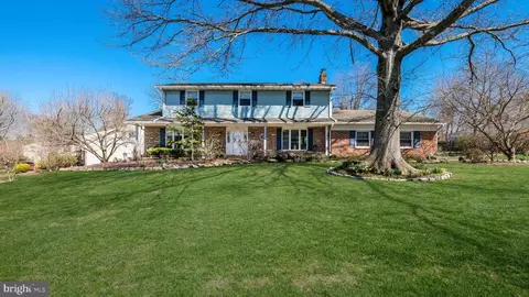 1302 Yale Dr, Yardley, PA 19067