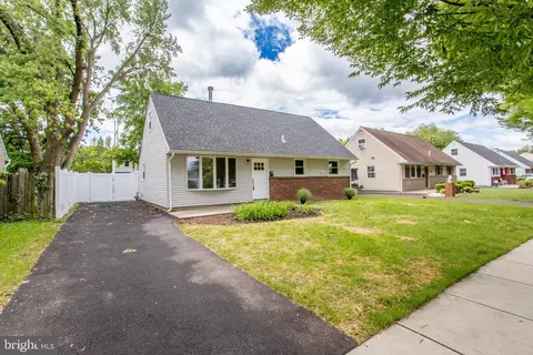 1102 Dolores Ln, Croydon, PA 19021