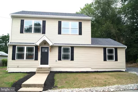 3702 Nichol St, Levittown, PA 19056