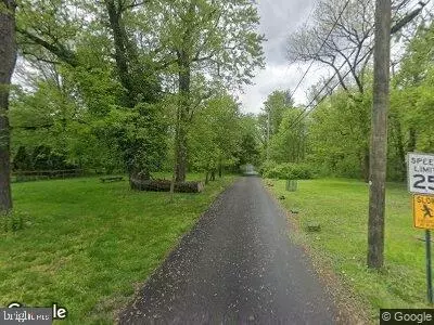 2009 W Maple Ave, Langhorne, PA 19047
