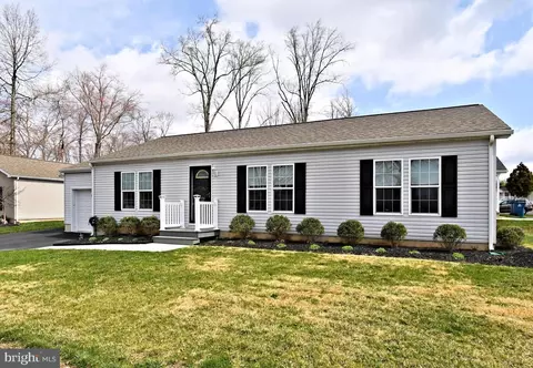 176 Hemlock Dr, Doylestown, PA 18901