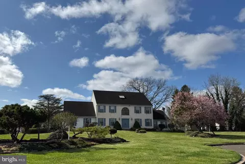 104 Hidden Cove Dr, Churchville, PA 18966