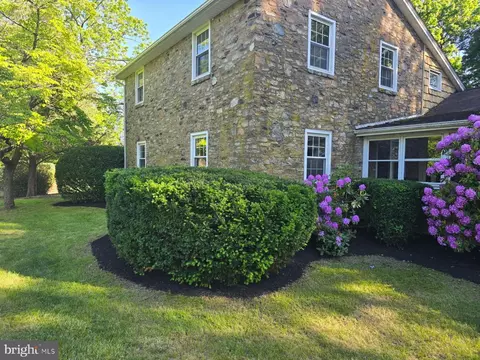 1730 Fels Rd, Pennsburg, PA 18073