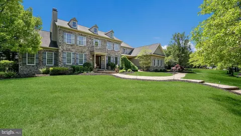 2712 Kent Dr, Doylestown, PA 18902