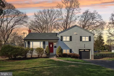 904 Big Oak Rd, Yardley, PA 19067