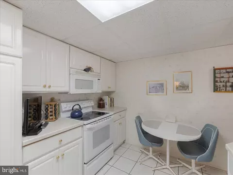 Kitchen - 6507 Centennial Sta, Warminster, PA 18974 photo 4 of 4