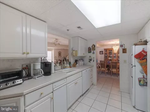 Kitchen - 6507 Centennial Sta, Warminster, PA 18974 photo 3 of 4
