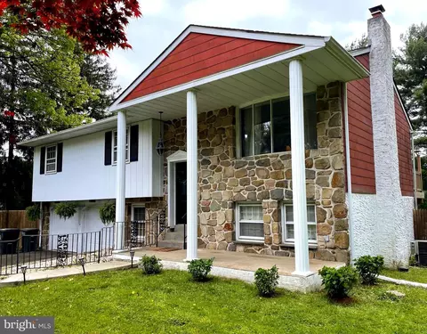 1066 Almshouse Rd, Ivyland, PA 18974