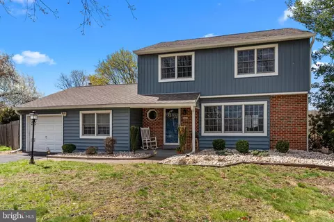 501 Manor Gate St, Yardley, PA 19067