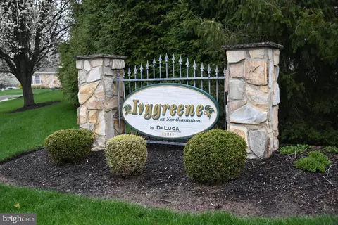 29 Ashley Dr, Warminster, PA 18974