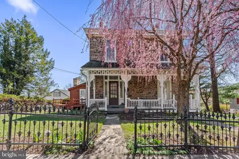 132 E Walnut St, Sellersville, PA 18960