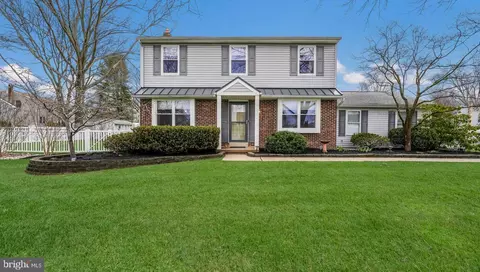 83 Baylis Rd, Langhorne, PA 19047