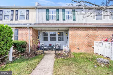164 Forsythia Ct, Quakertown, PA 18951