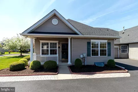 49 Freedom Ln, Bensalem, PA 19020