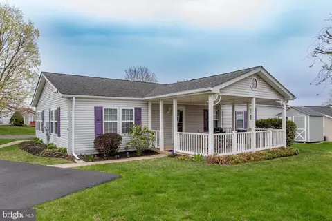383 Thrush Ct W #W, New Hope, PA 18938