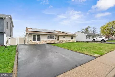 815 Fairfield Rd, Fairless Hills, PA 19030