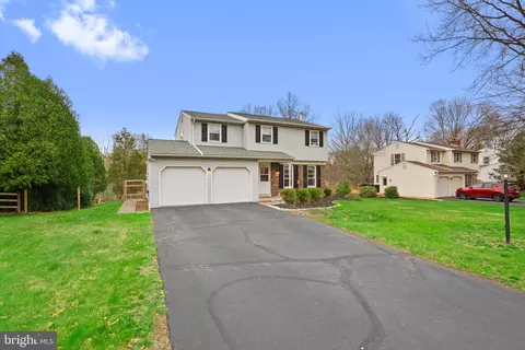 325 Thistle Ln, Perkasie, PA 18944