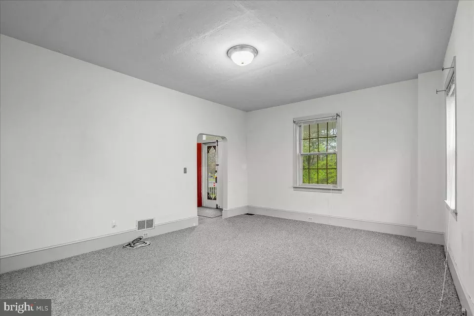 Living - 34 Elfman Dr, Doylestown, PA 18901 photo 1 of 1
